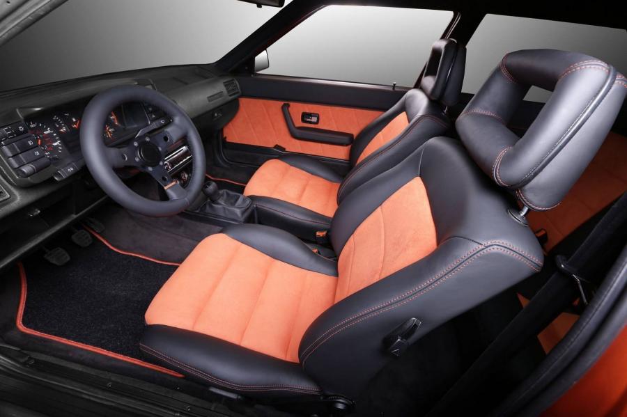 Интерьер Audi 80 by Carbon Motors 2016 года  (фото 13 из 19)